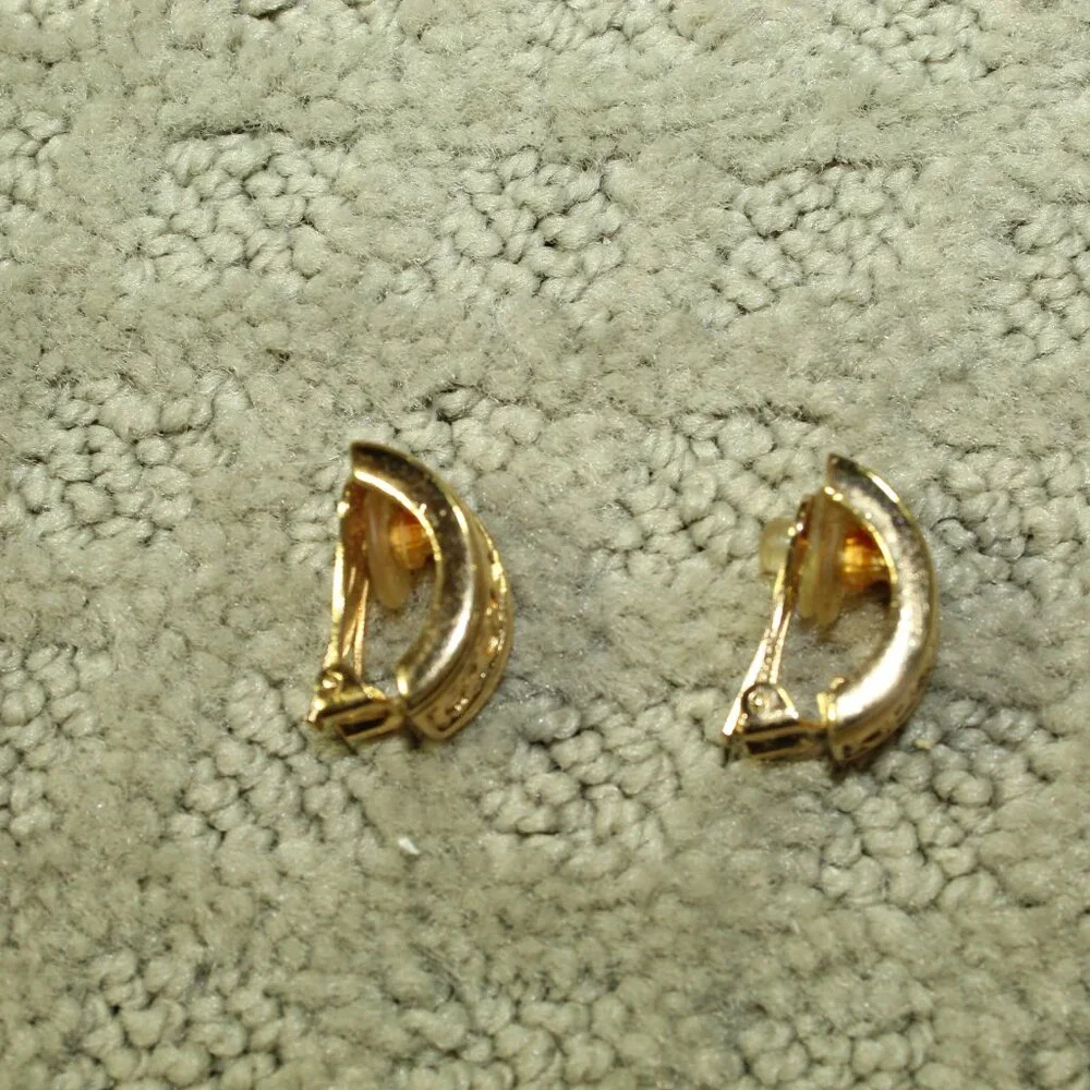 Vintage Christian Dior Gold Tone Clip On Half Hoop Earrings - Picture 4 of 5
